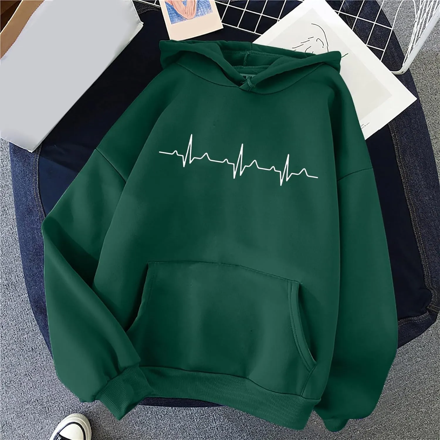 Hooded Sweatshirts for Women Cute Heart Print Hoodies Funny Graphic Long Sleeve Pullover Tops With Pockets