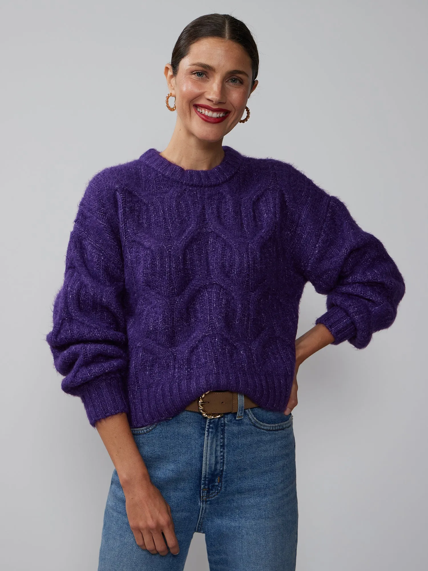 Long Sleeve Horseshoe Cable Knit Sweater