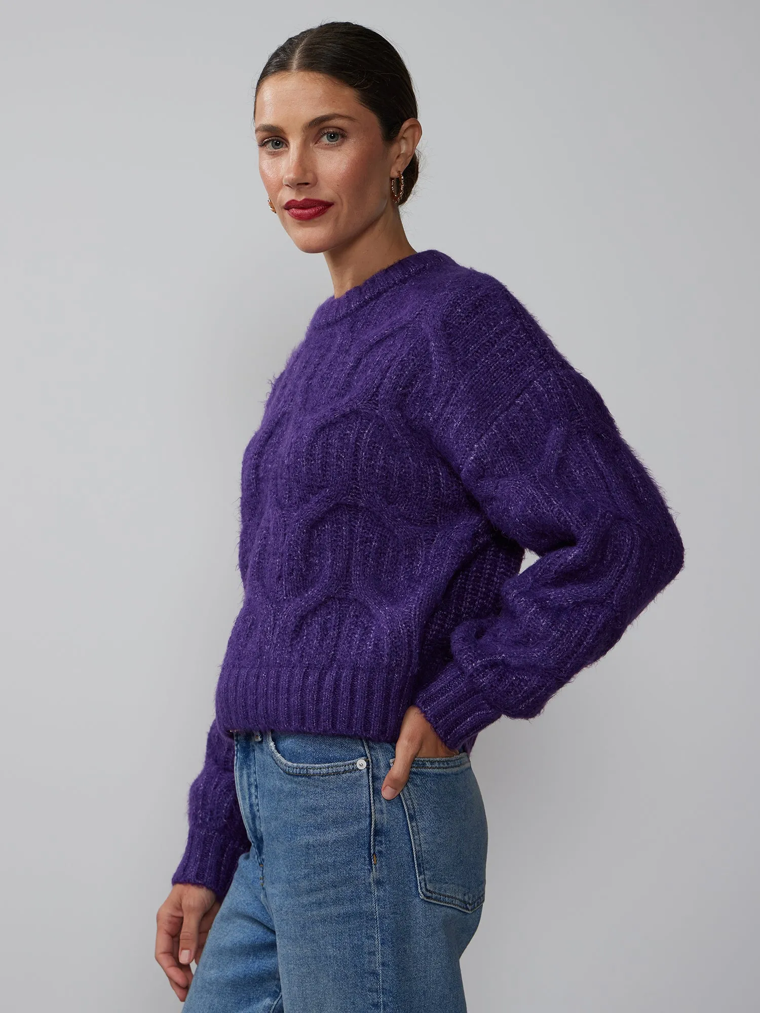 Long Sleeve Horseshoe Cable Knit Sweater