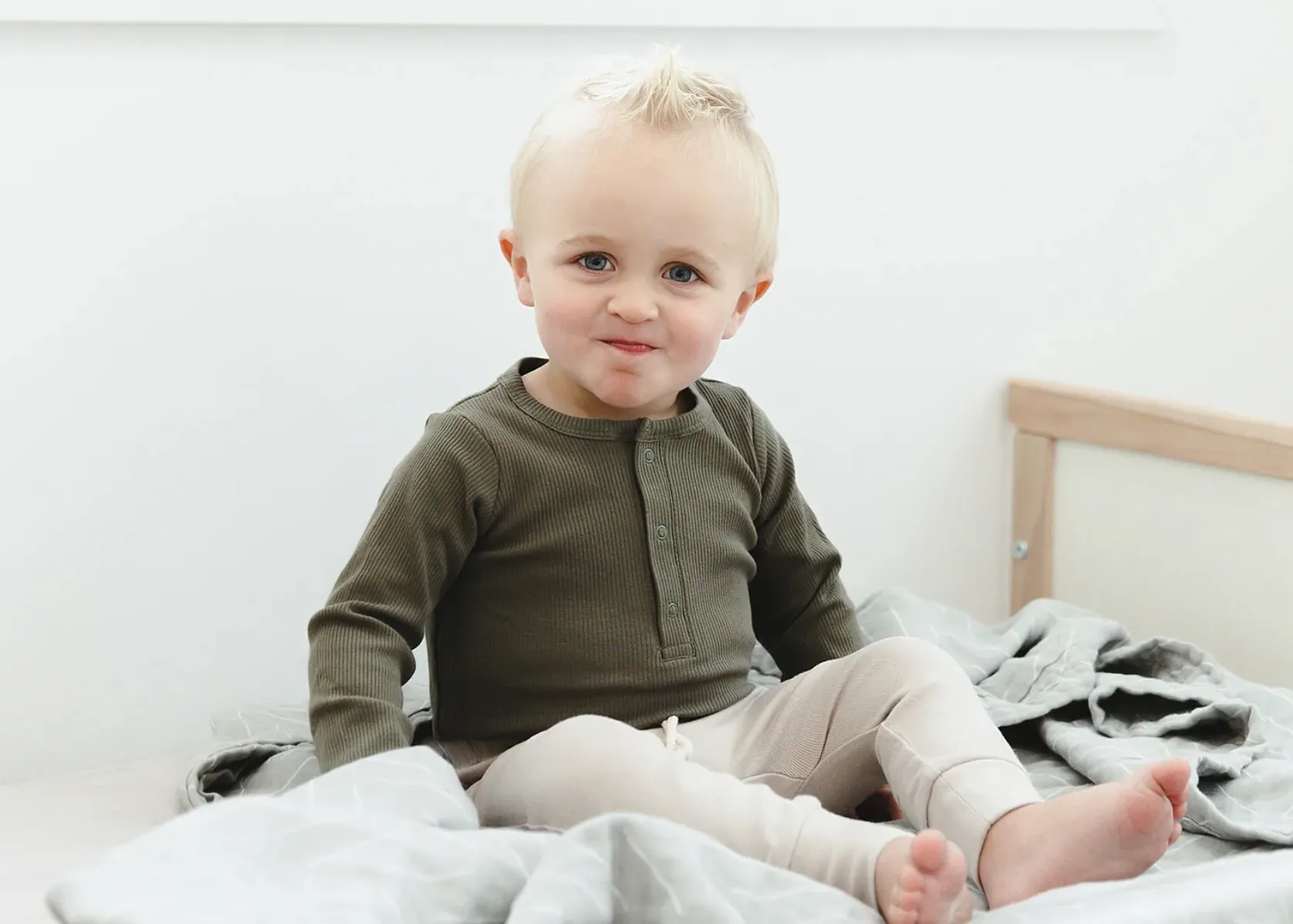 Mebie Baby - Organic Henley Long Sleeve Ribbed Onesie in Winter Green