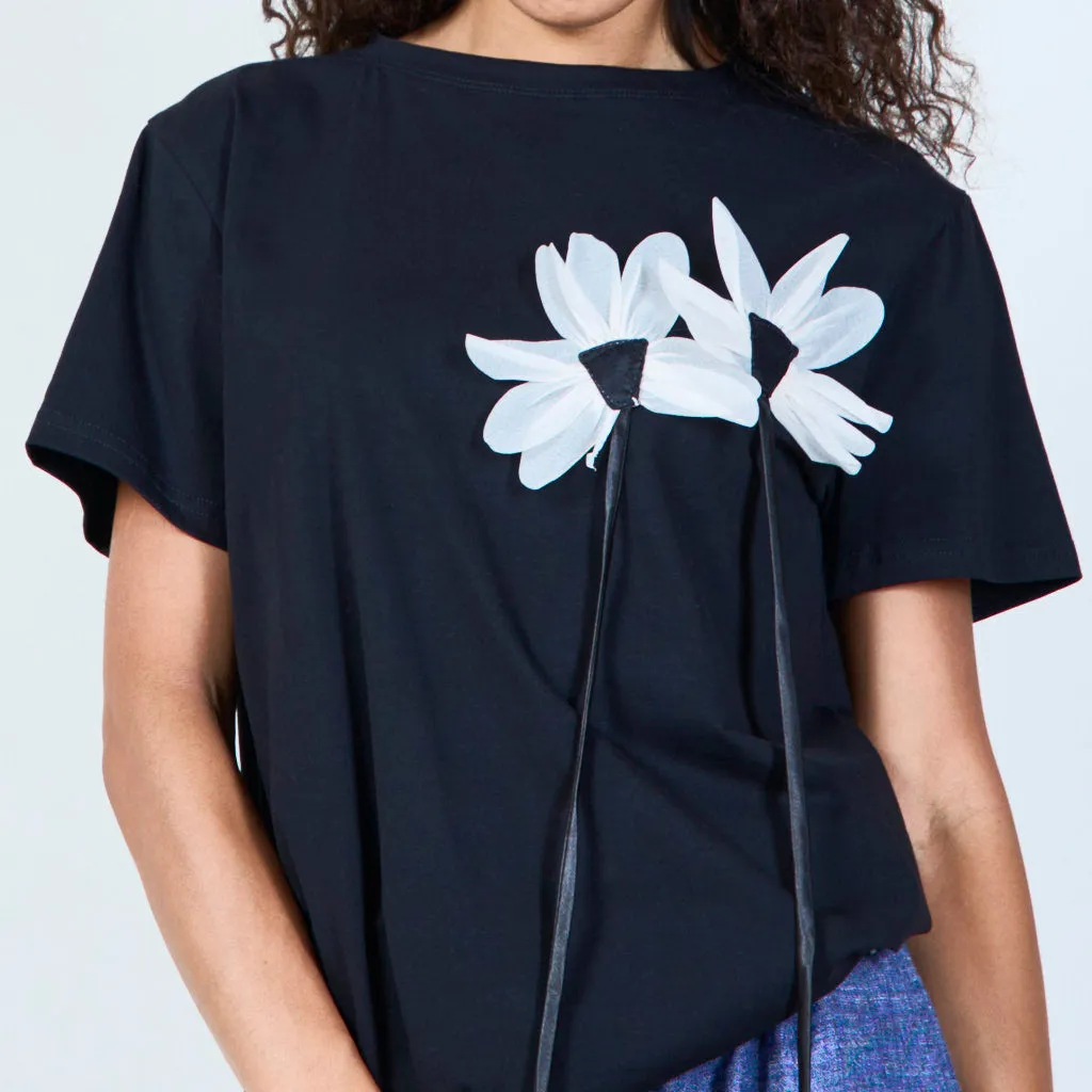 Stylish t-shirt with floral accents wholesale