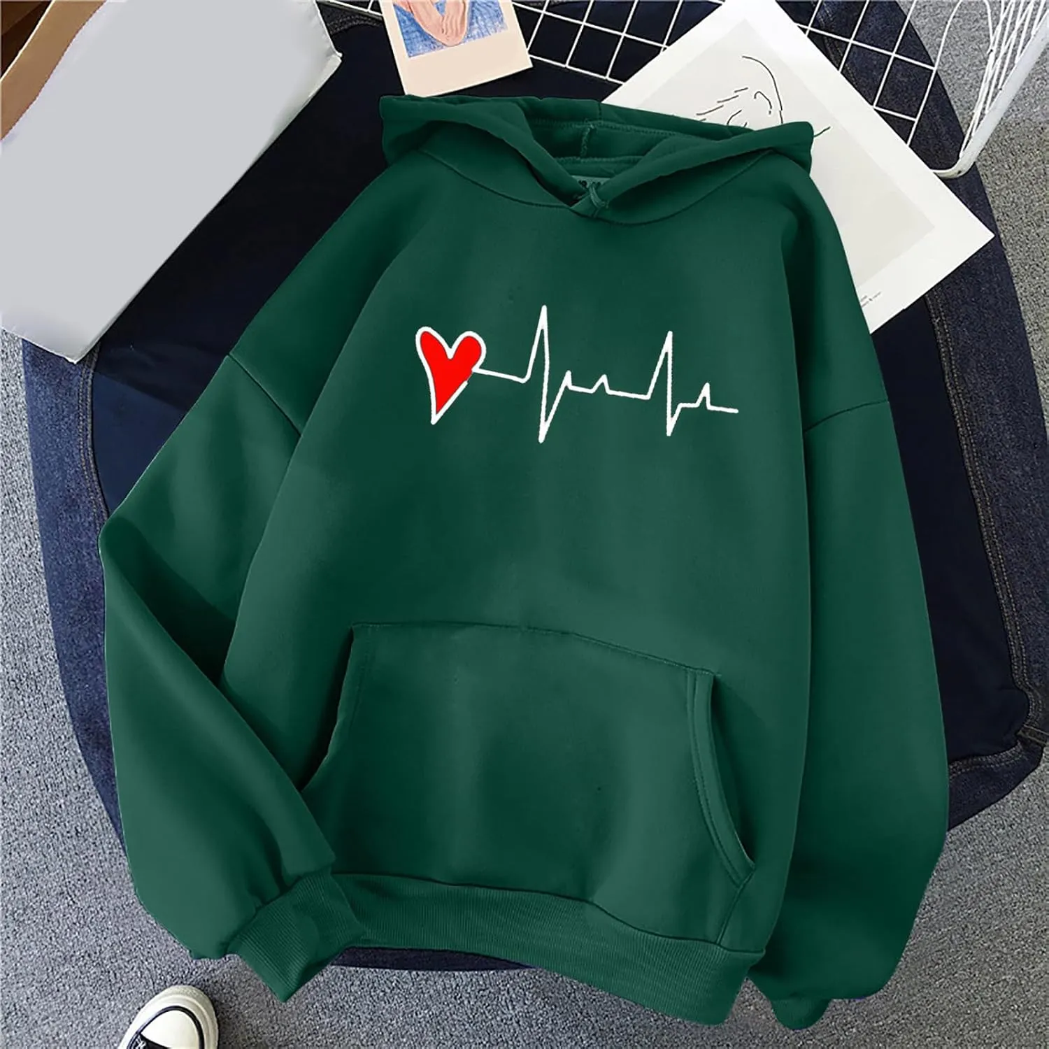 Women's Cute Heart Print Hooded Sweatshirts With Pockets Long Sleeve Hoodies Athletic Workout Pullover Y2K Clothes